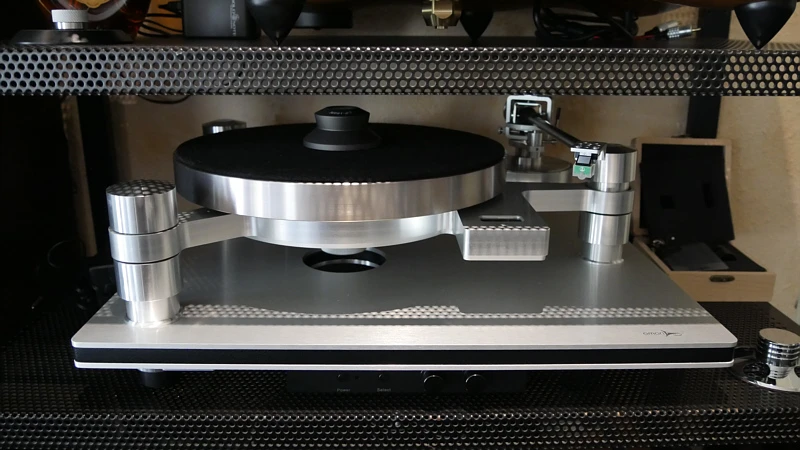 Amari Acoustics LP-16s EU, sehr aufwendiges Subchassis-Laufwerk, A&V-Highlight !