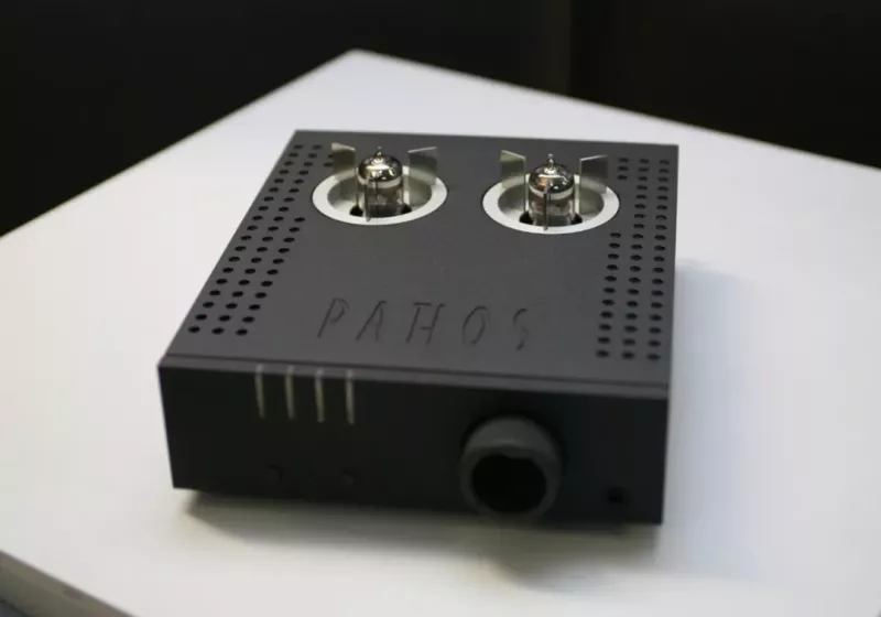 Pathos Aurium -High End Kopfhörerverstärker mit Röhren